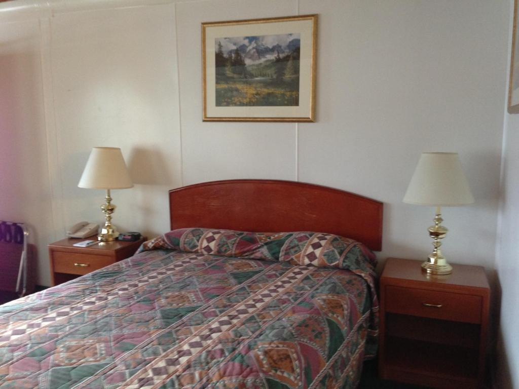 The Villager Inn Princeton Room photo